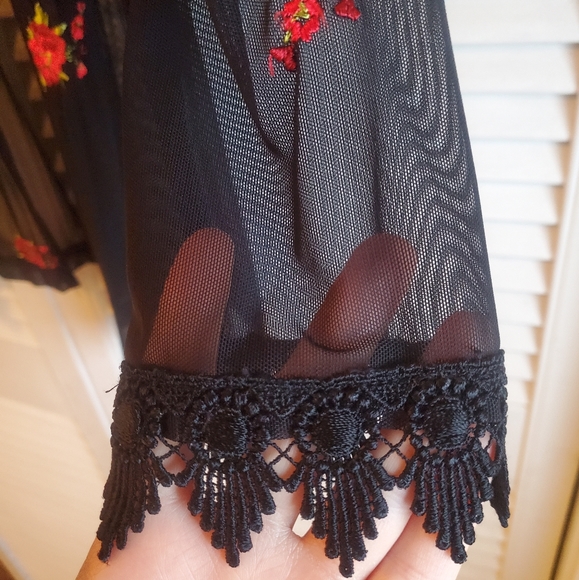 Blouse/ shirt. - Picture 4 of 5